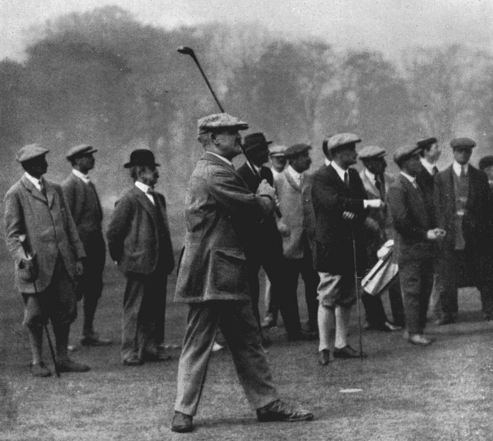 A photo of JH Taylor and JD Travers on the 1st tee at Mid Surrey Golf Links.