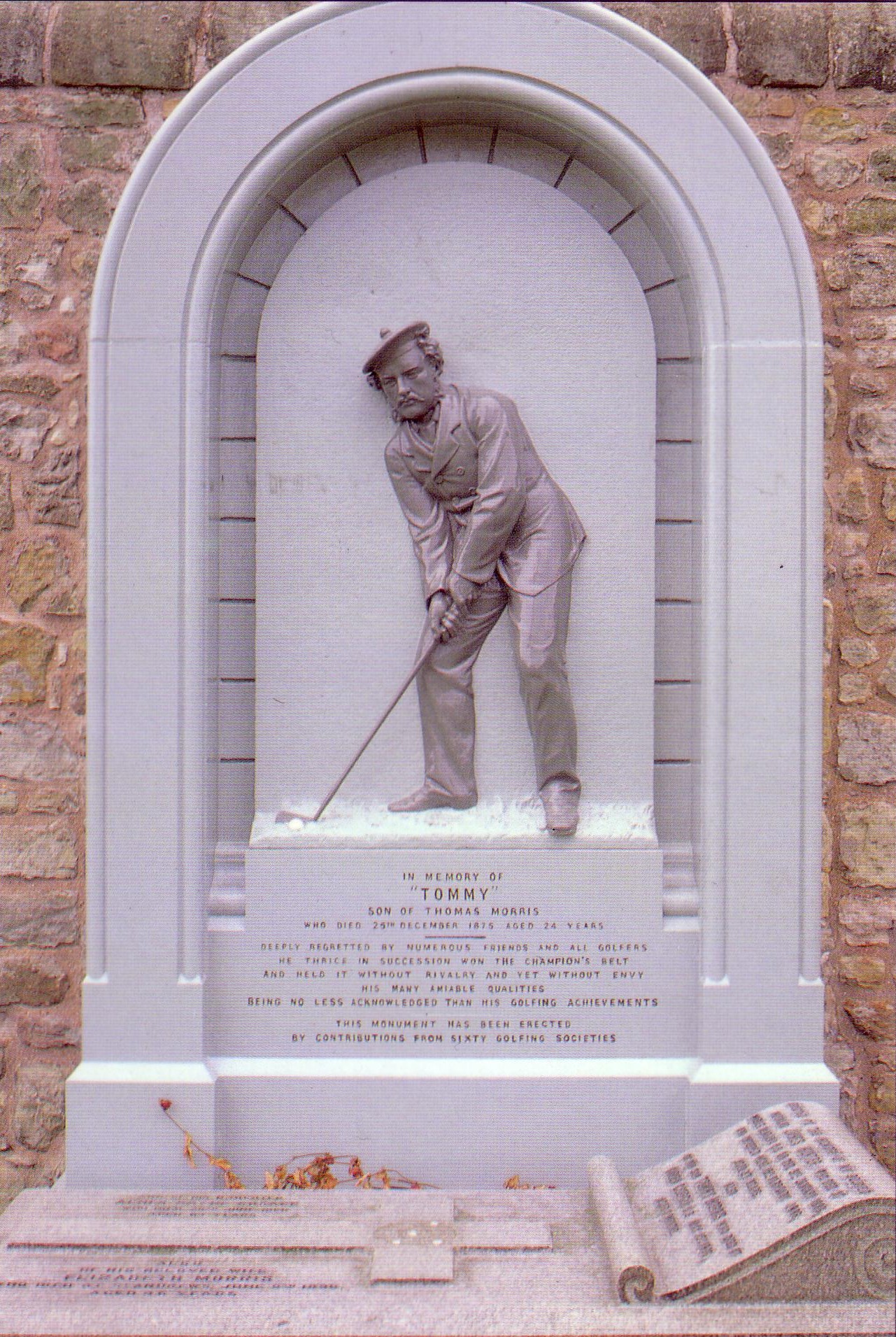 A photo of the Tommy Morris Memorial loacted in the St. Andrews cemetery