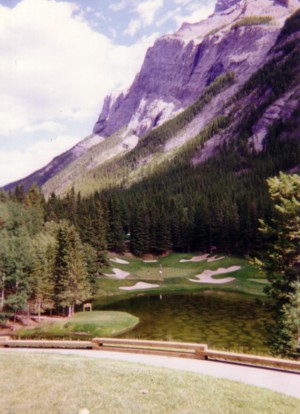 A photo of the par 3 called the caludron at Stan Thompson's Banff Springs